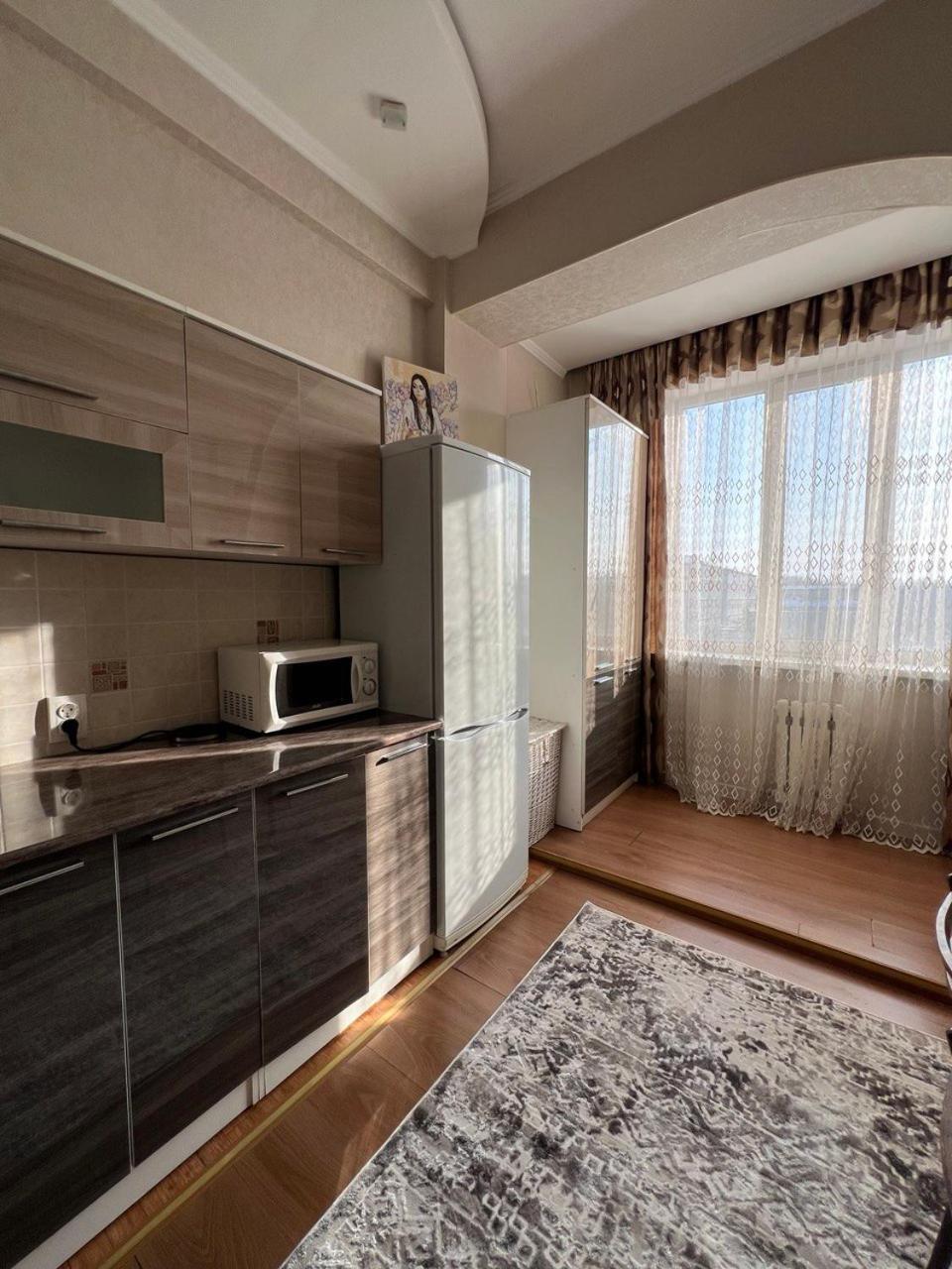 Promenade Bishkek Apartamento Exterior foto